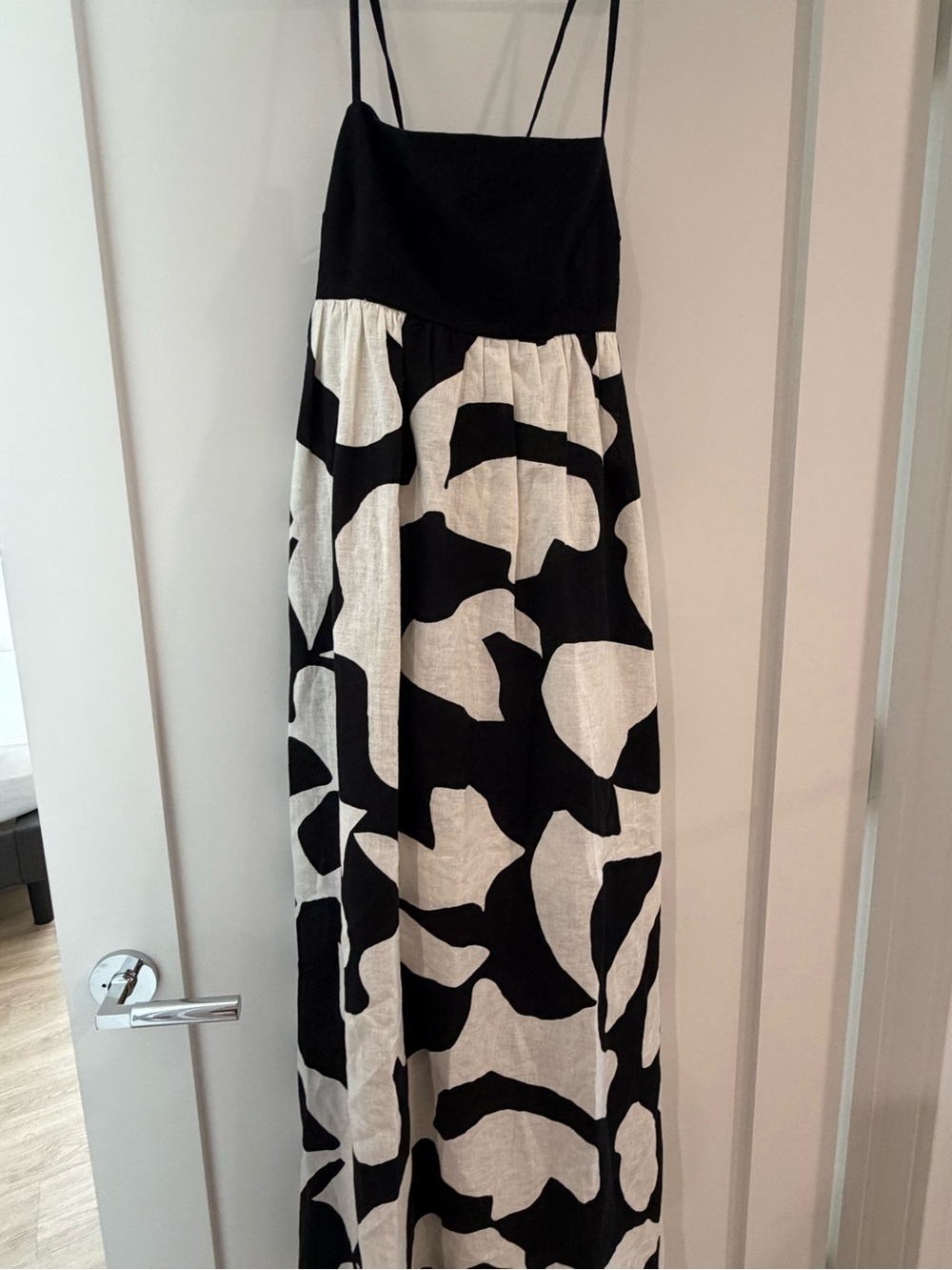 Abercrombie & Fitch Black and White Maxi Dress